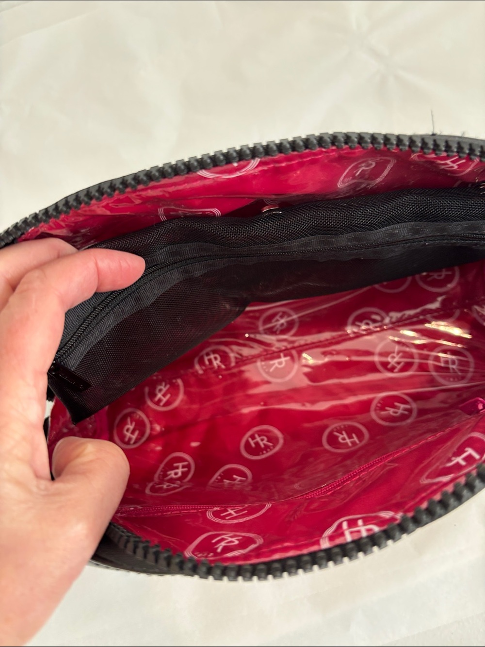 HOLT RENFREW Black Patent Travel toiletry bag make up case cosmetic bag lined - Picture 11 of 17